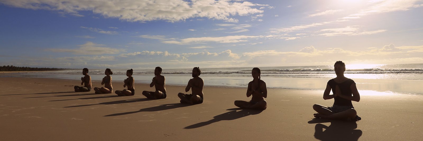 Yoga na terceira idade” é tema de informativo do projeto